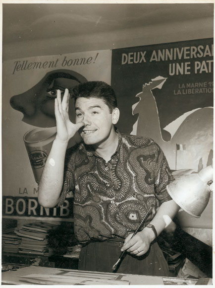Foré dans son atelier, 106 avenue des grésillons à Asnières-sur-Seine, 1950.