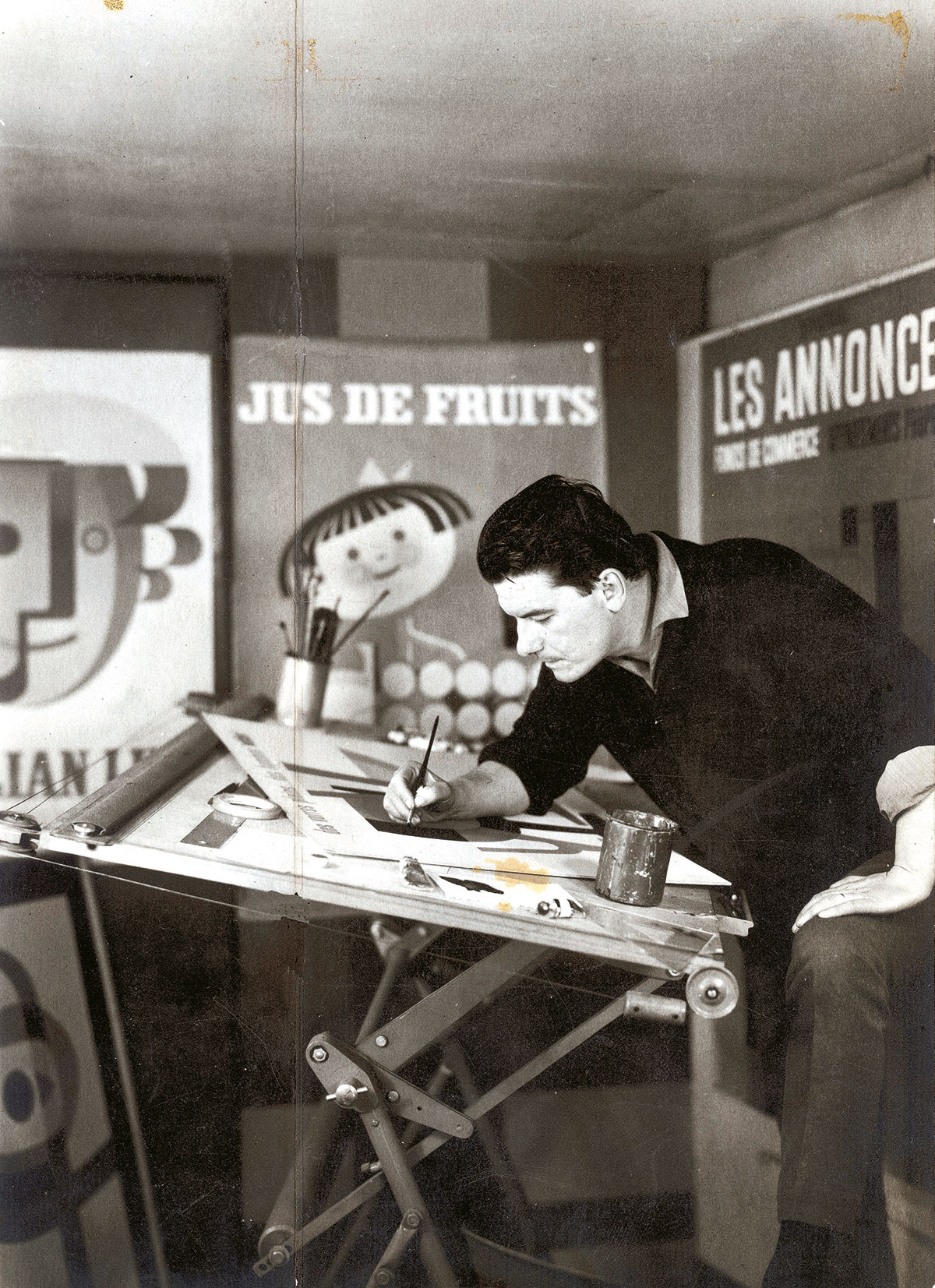 Foré au travail dans son atelier, 1963.